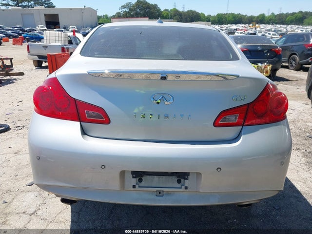 INFINITI G37 Journey