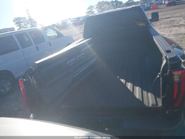 General Motors Sierra 3500HD 4wd  Long Bed Denali Ultimate