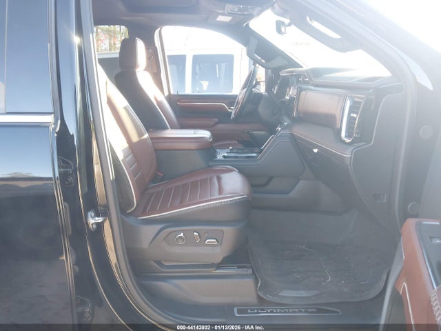 General Motors Sierra 3500HD 4wd  Long Bed Denali Ultimate