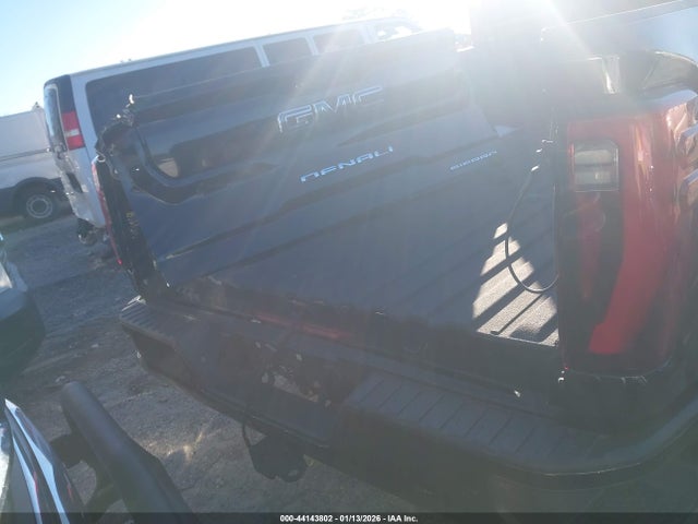 General Motors Sierra 3500HD 4wd  Long Bed Denali Ultimate
