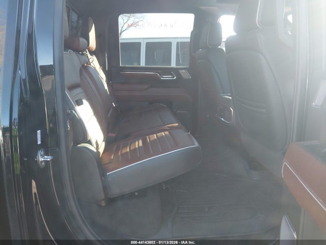 General Motors Sierra 3500HD 4wd  Long Bed Denali Ultimate