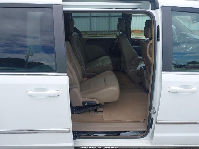 Chrysler Town & Country Touring