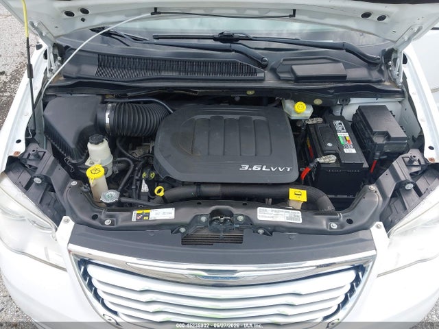 Chrysler Town & Country Touring