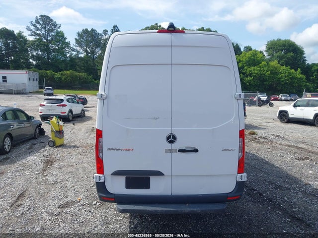 Mercedes-Benz Sprinter 2500 High Roof 4-cyl Diesel