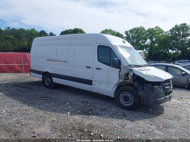 Salvage Mercedes-Benz Sprinter 2500 Image
