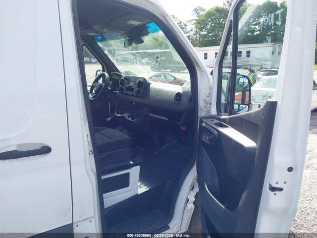 Mercedes-Benz Sprinter 2500 High Roof 4-cyl Diesel