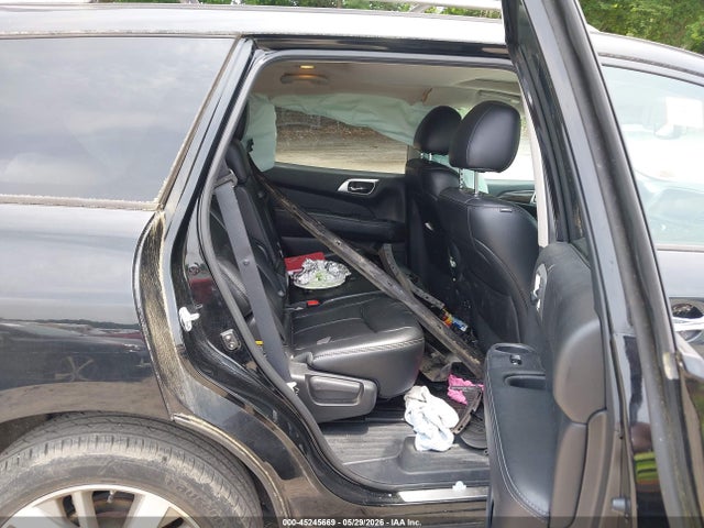 Nissan Pathfinder Platinum