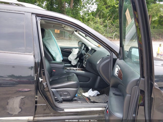 Nissan Pathfinder Platinum