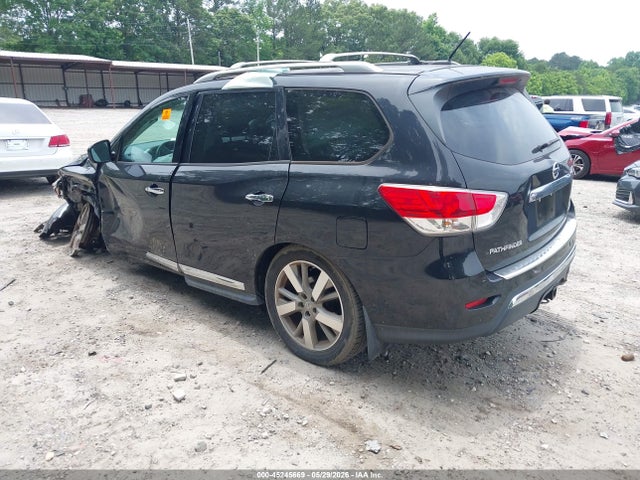 Nissan Pathfinder Platinum