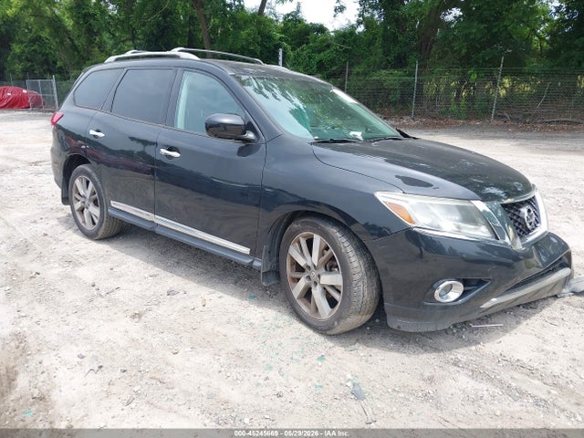 Salvage Nissan Pathfinder Image