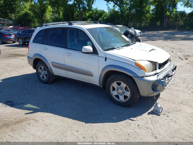 Salvage Toyota RAV4 Image
