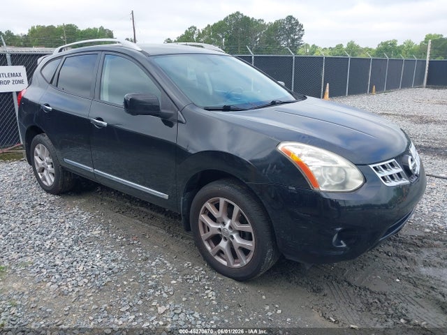 Salvage Nissan Rogue Image