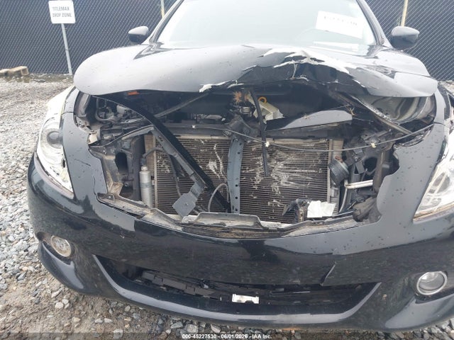 INFINITI Q40