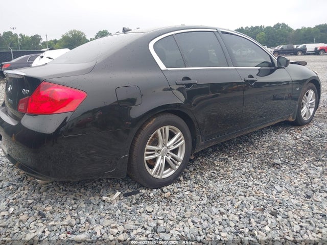 INFINITI Q40