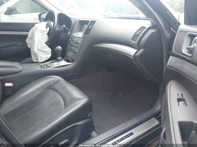 INFINITI Q40