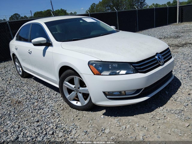 Salvage Volkswagen Passat Image