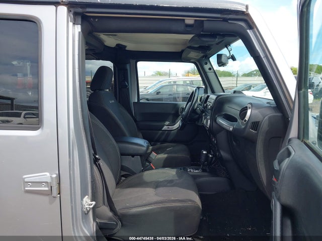 Jeep Wrangler Sahara 4x4