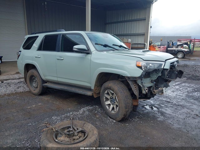 Salvage Toyota 4Runner Image