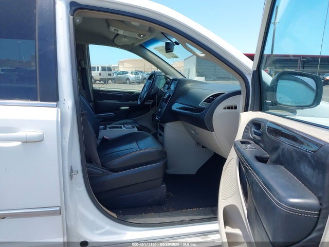 Chrysler Town & Country Touring