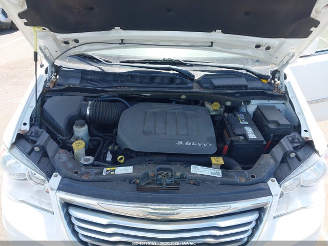 Chrysler Town & Country Touring