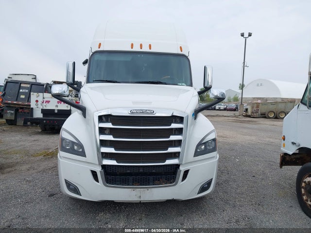 Freightliner New Cascadia 126