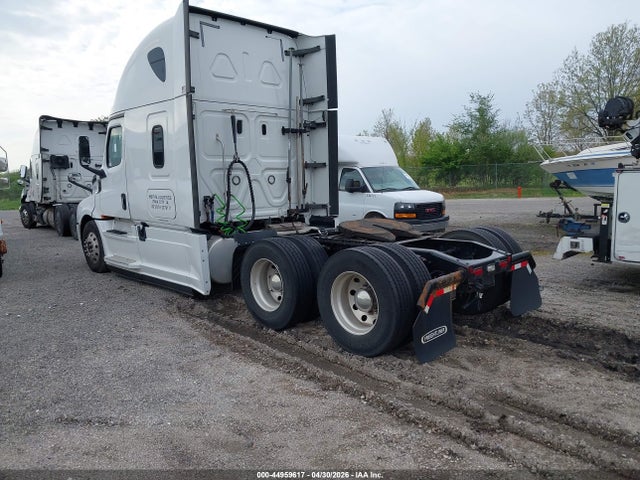Freightliner New Cascadia 126