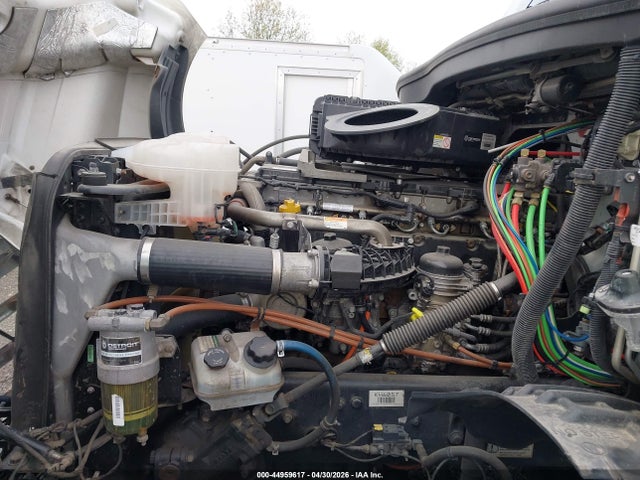 Freightliner New Cascadia 126