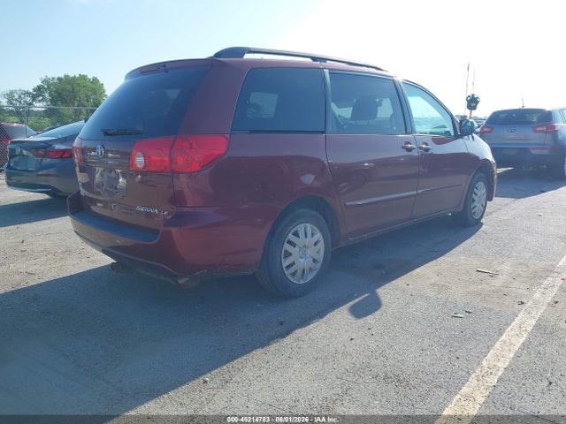 Toyota Sienna Le