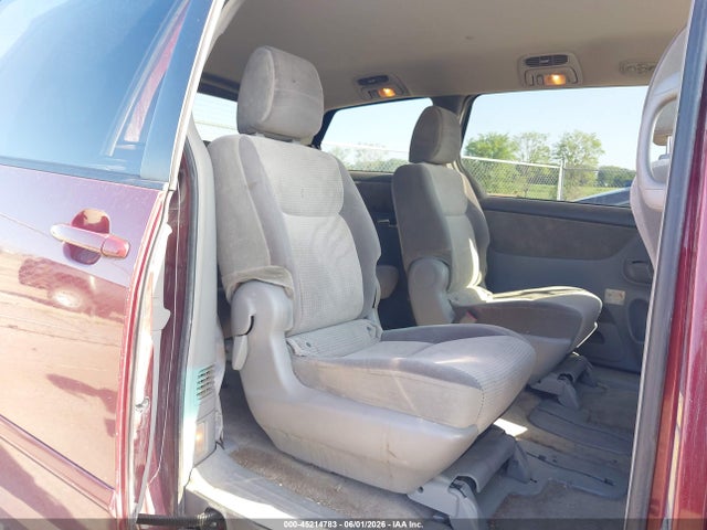 Toyota Sienna Le