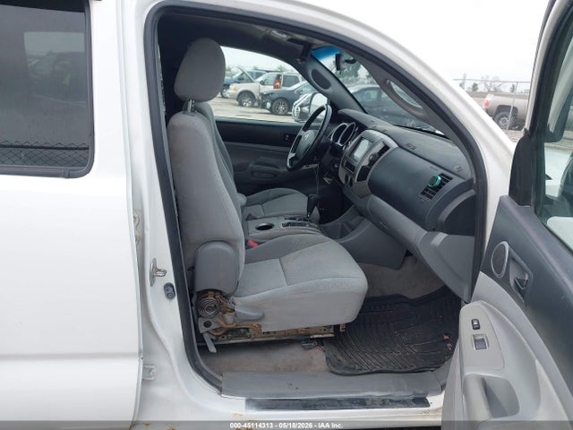 Toyota Tacoma Base V6