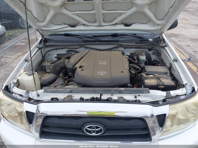 Toyota Tacoma Base V6