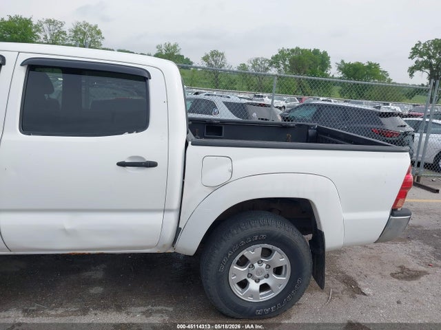Toyota Tacoma Base V6