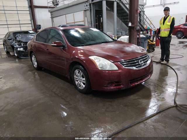Salvage Nissan Altima Image