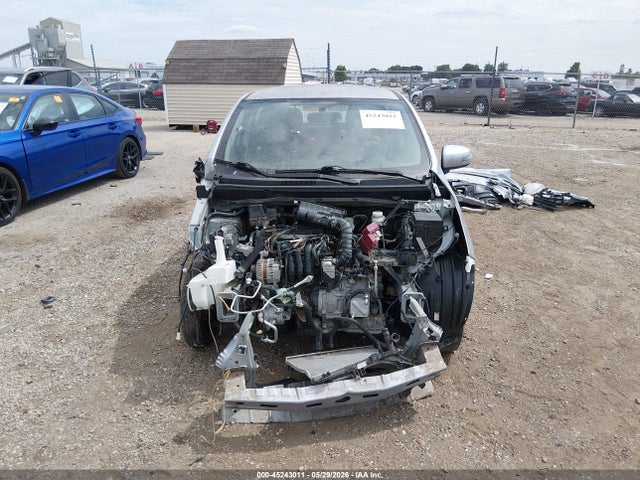 Mitsubishi Mirage Se
