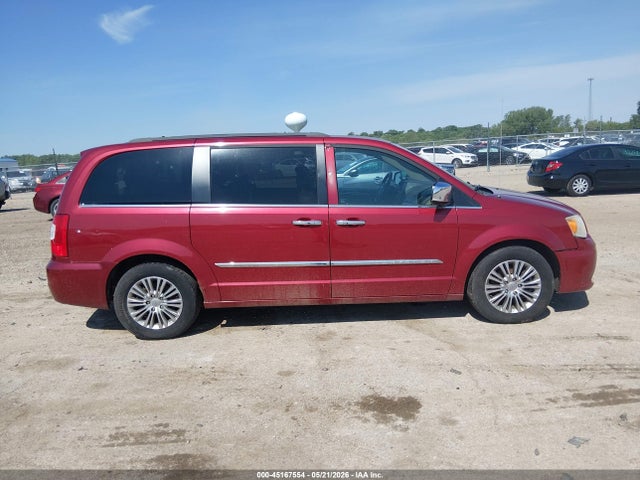 Chrysler Town & Country Touring-l
