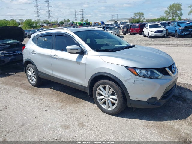 Salvage Nissan Rogue Image