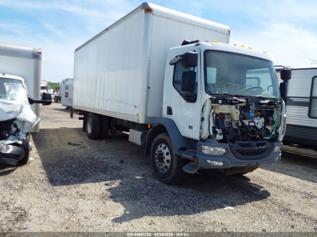 Salvage Kenworth K100e Image