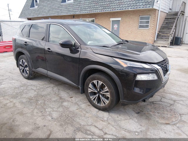 Salvage Nissan Rogue Image