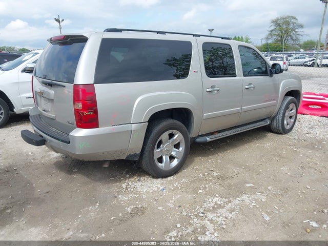 Chevrolet Suburban 1500 Lt