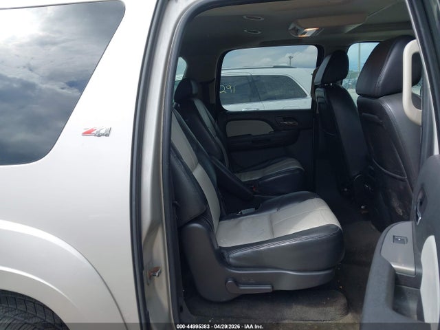 Chevrolet Suburban 1500 Lt