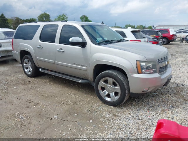 Salvage Chevrolet Suburban 1500 Image