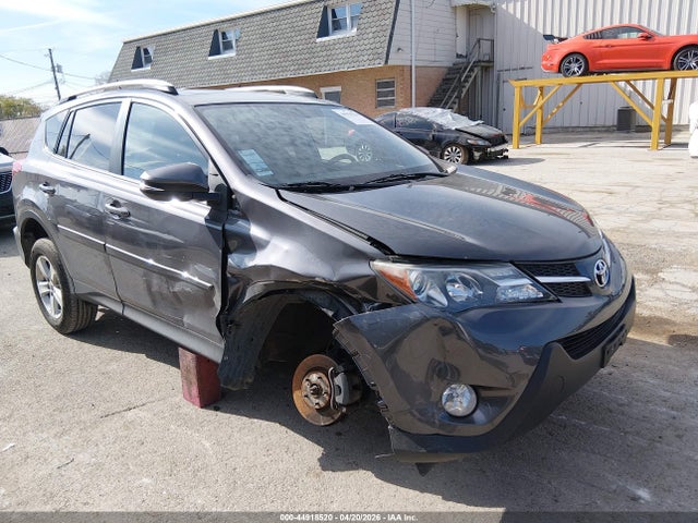 Salvage Toyota RAV4 Image