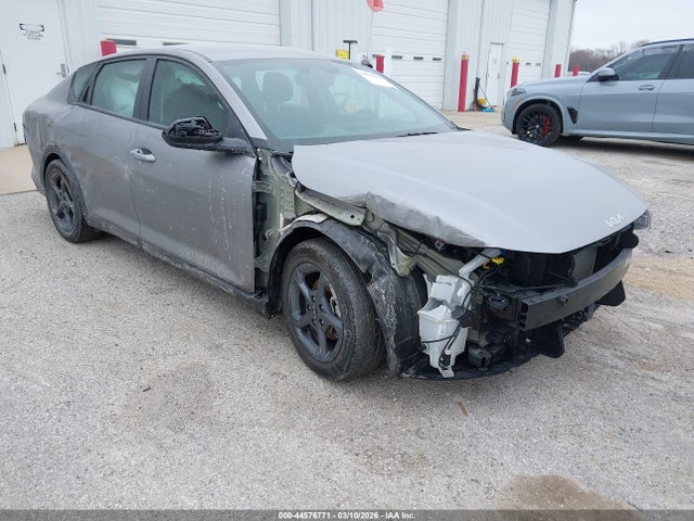 Salvage Kia K4 Image