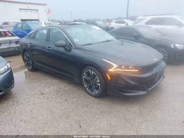 Salvage Kia K5 Image