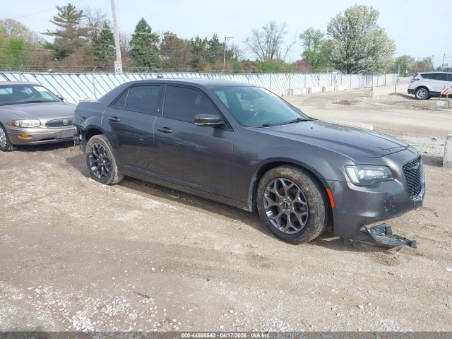 Salvage Chrysler 300 Image