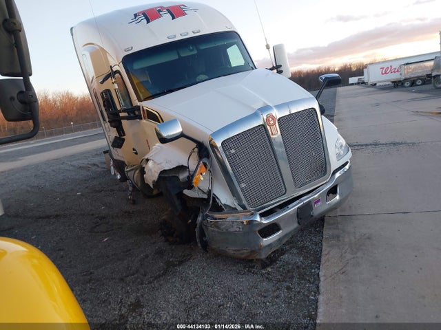 Salvage Kenworth T680 Image