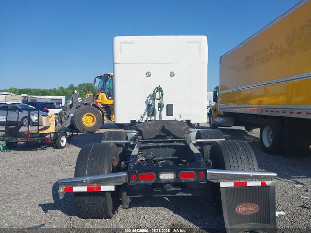 Peterbilt 567