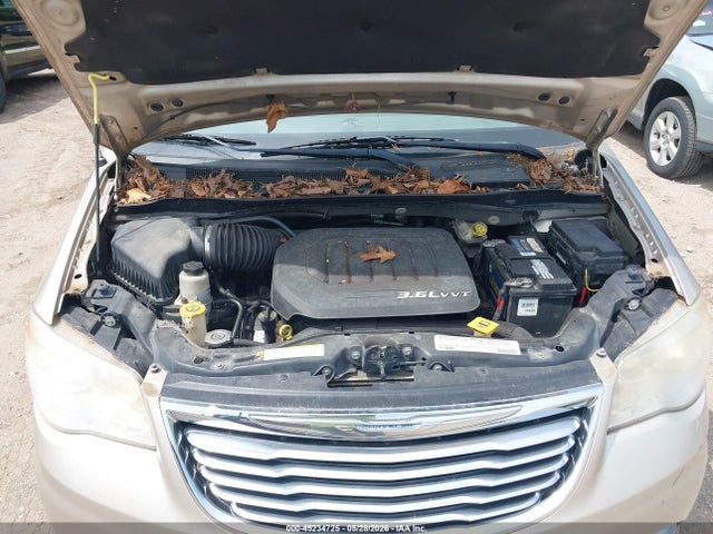 Chrysler Town & Country Touring