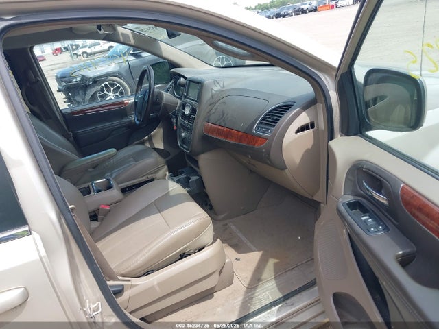 Chrysler Town & Country Touring