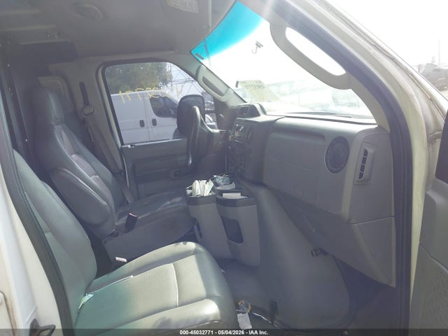 Ford E-250 Commercial